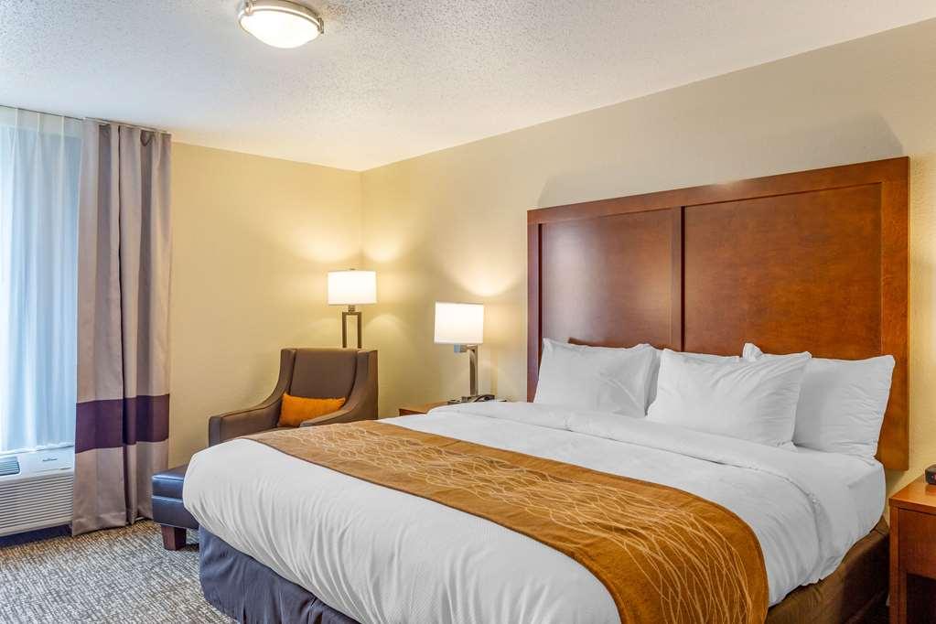 Comfort Inn Dekalb - Adjacent The University Zimmer foto