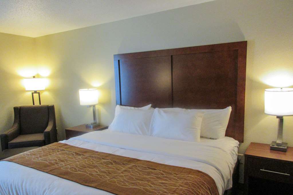 Comfort Inn Dekalb - Adjacent The University Zimmer foto